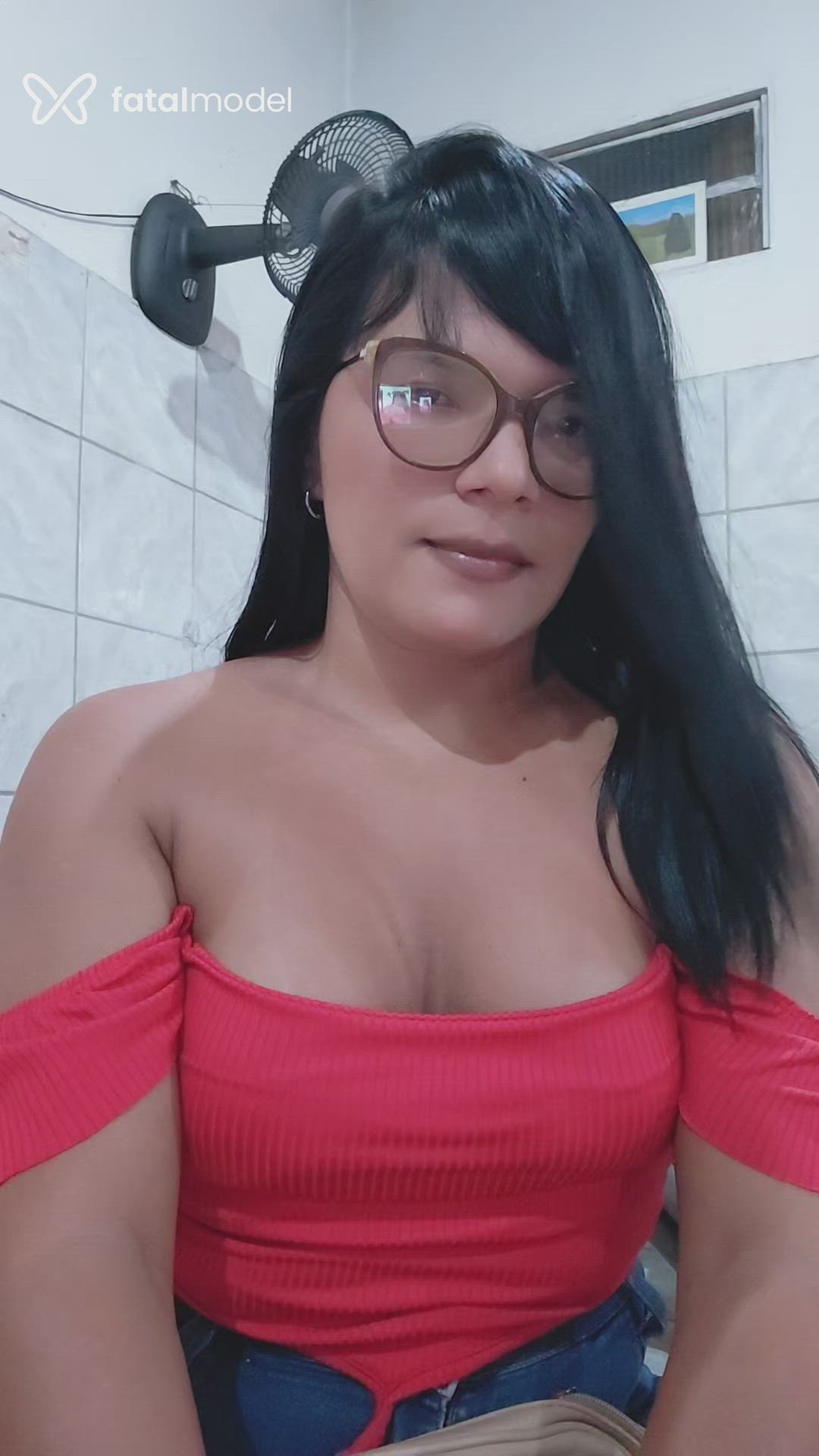 Acompanhante mulher trans morena (o) de olhos pretos - Japonêsa