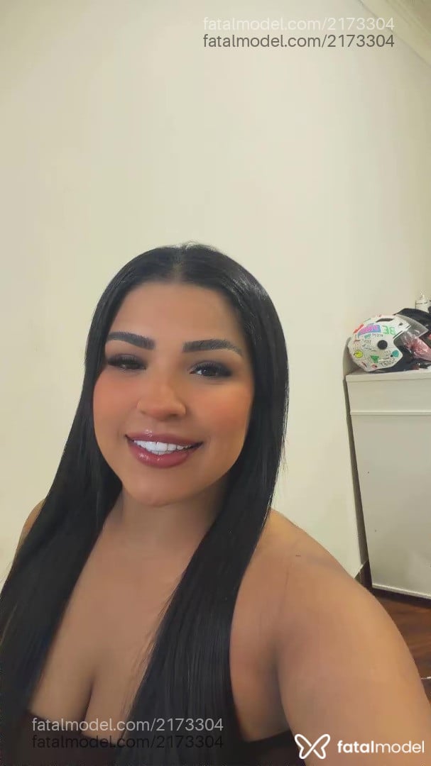 Acompanhante mulher com cabelo castanho de olhos castanhos - Camilly