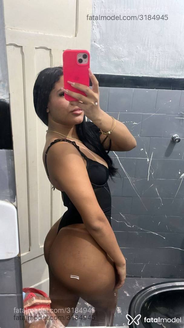 Acompanhante mulher morena (o) de olhos pretos - Isabella