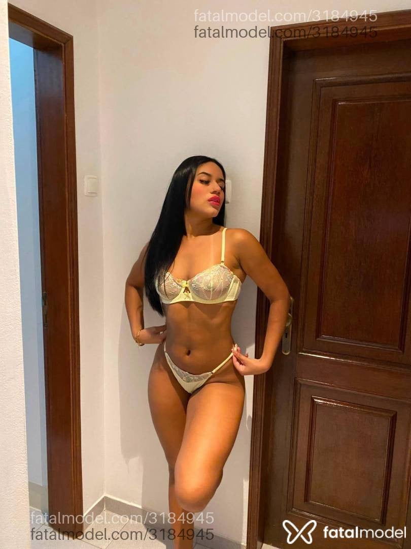 Acompanhante mulher morena (o) de olhos pretos - Isabella