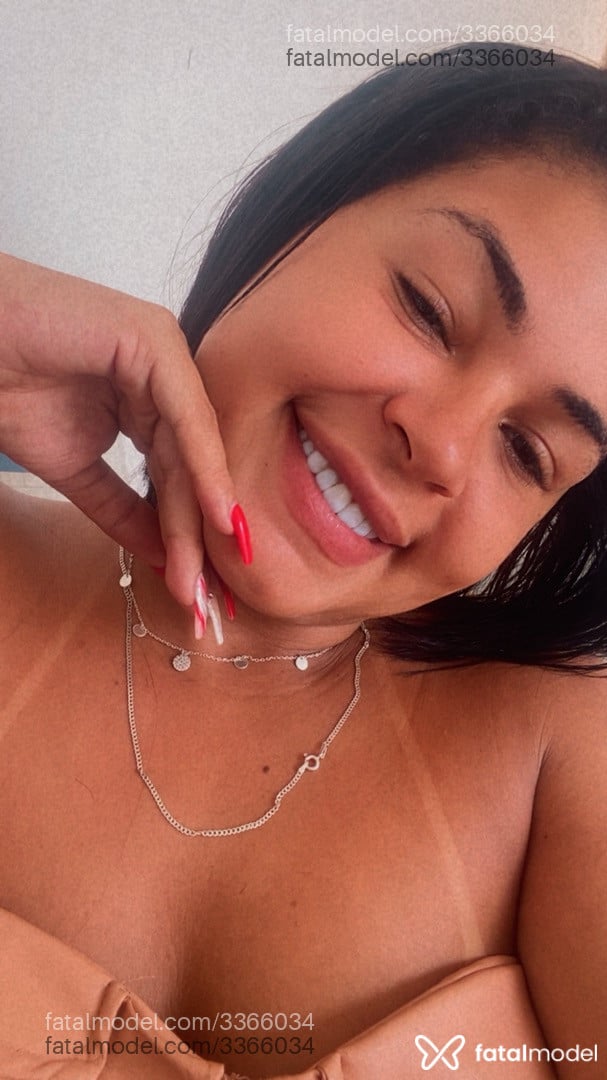 Acompanhante mulher morena (o) de olhos castanhos - Julinha