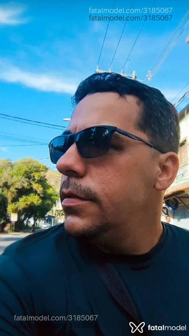Acompanhante homem com cabelo castanho de olhos castanhos em Rio de Janeiro Acompanhante homem com cabelo castanho de olhos castanhos em Rio de Janeiro - Teddy