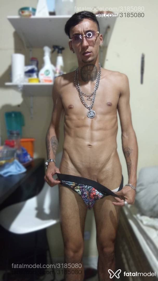 Acompanhante homem com cabelo castanho de olhos castanhos em Cotia - Théo Coibra