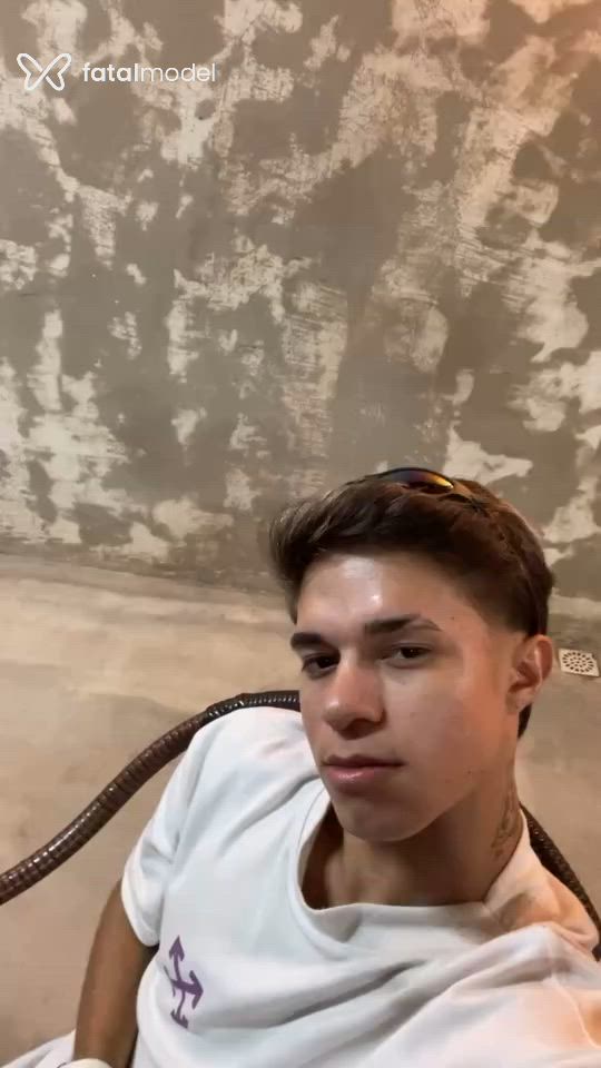 Acompanhante homem com cabelo castanho de olhos castanhos - Fernandes Acompanhante homem com cabelo castanho de olhos castanhos - Fernandes