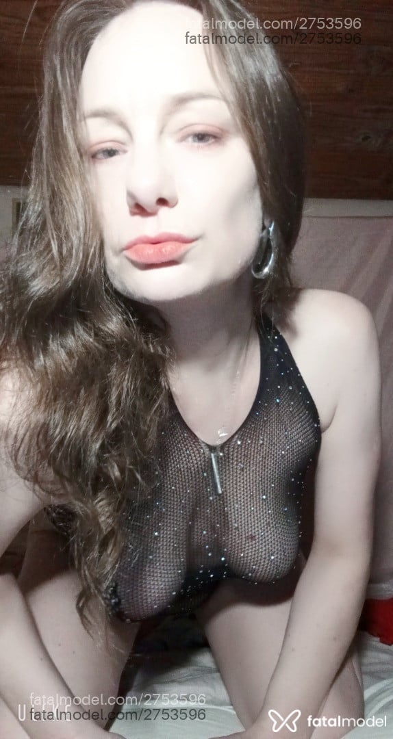 Acompanhante mulher loira (o) de olhos azuis - Julie Squalor