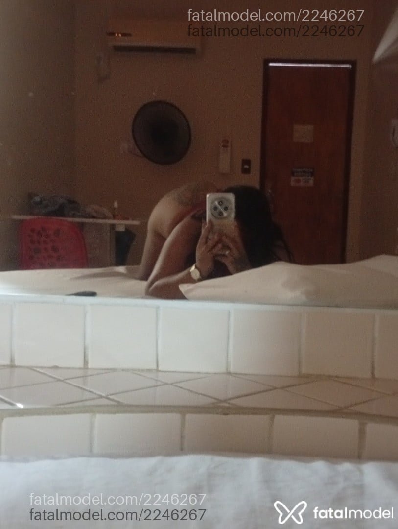 Acompanhante mulher morena (o) de olhos pretos - Cibelly Pinheiro Acompanhante mulher morena (o) de olhos pretos - Cibelly Pinheiro