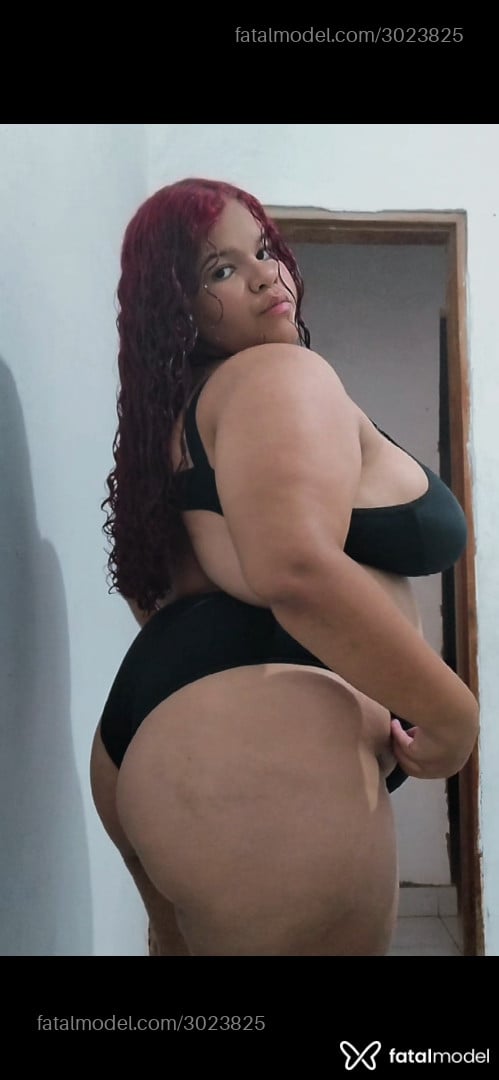 Acompanhante mulher morena (o) de olhos castanhos - Maya Santos