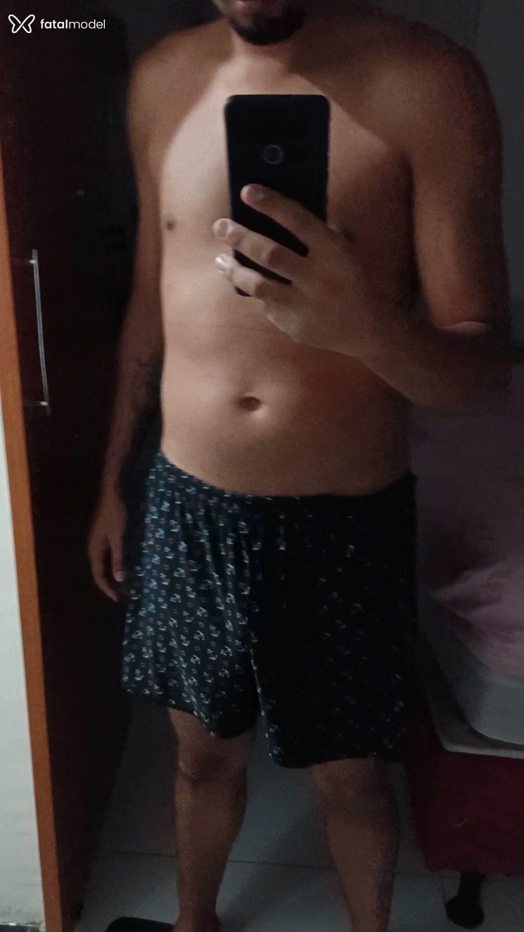 Acompanhante homem morena (o) de olhos castanhos - Escorpiano Acompanhante homem morena (o) de olhos castanhos - Escorpiano