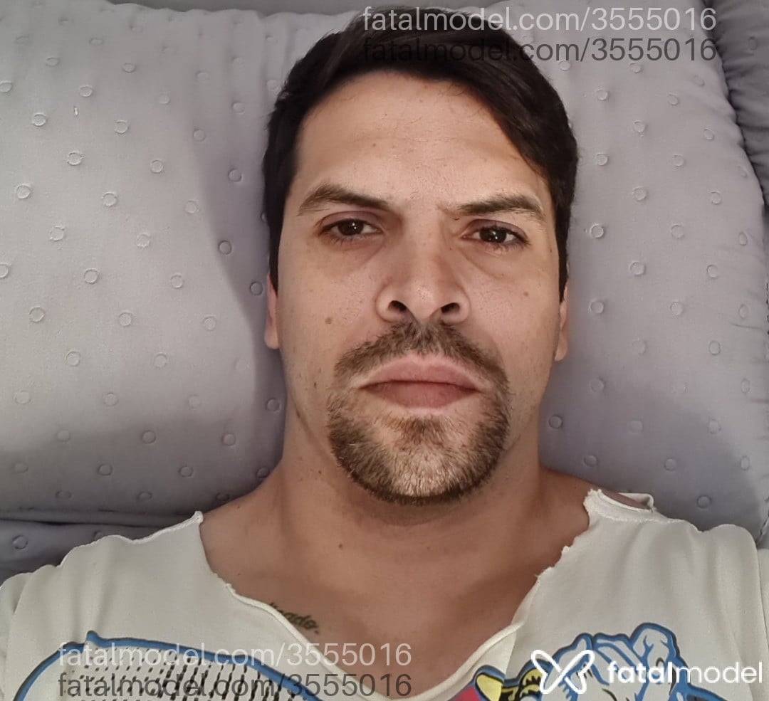 Acompanhante homem morena (o) de olhos pretos - Henrique Acompanhante homem morena (o) de olhos pretos - Henrique