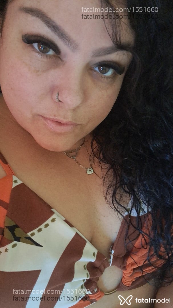 Acompanhante mulher morena (o) de olhos mel - TINA BORGES