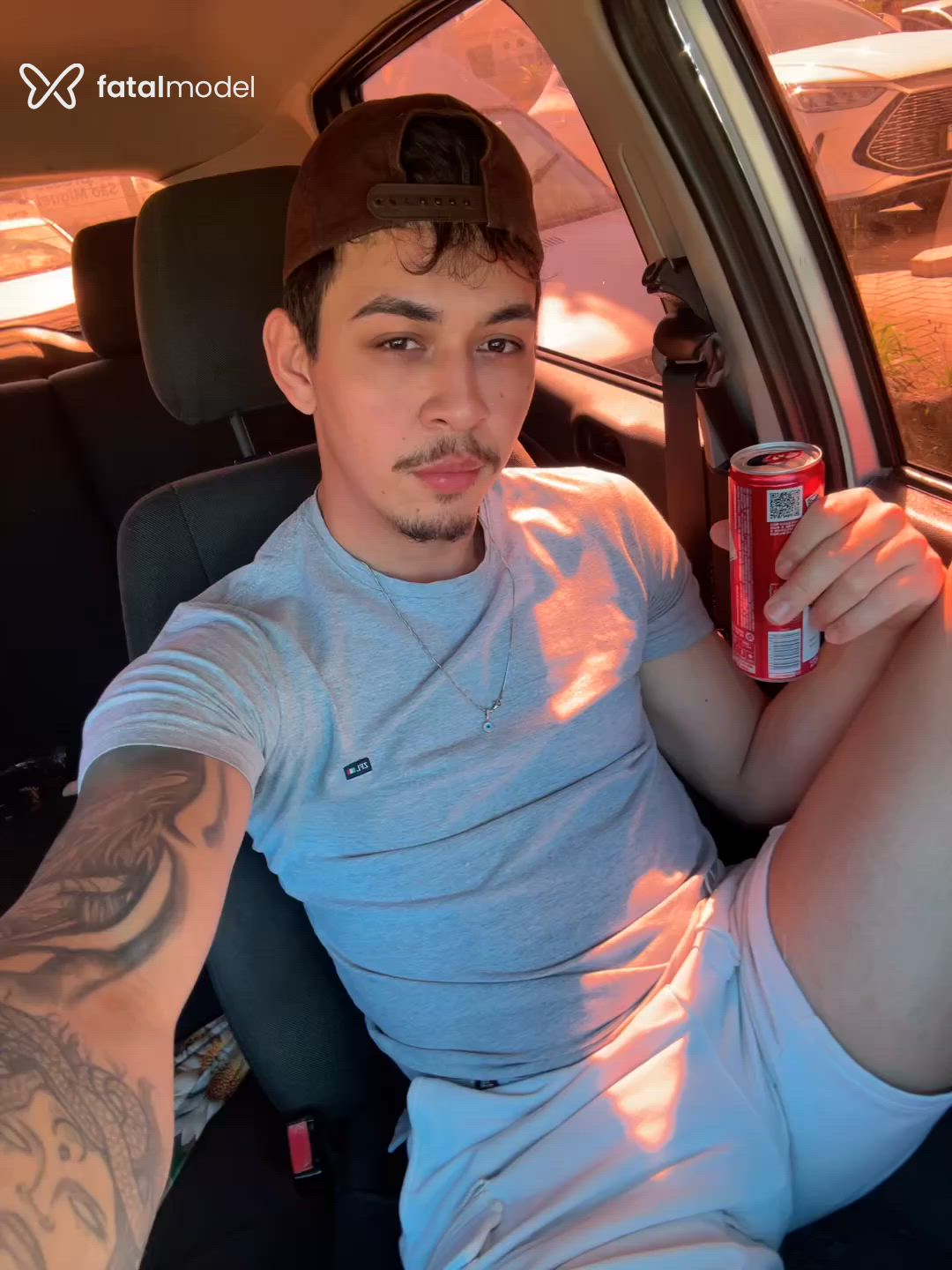 Acompanhante homem morena (o) de olhos castanhos - Mateus Enderson