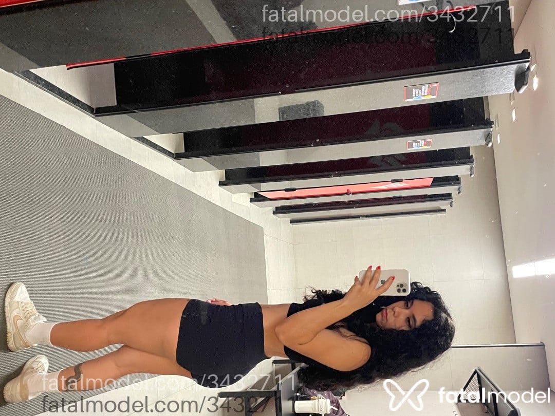 Acompanhante mulher morena (o) de olhos castanhos - Amora