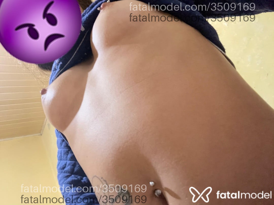 Acompanhante mulher morena (o) de olhos castanhos - Aurora