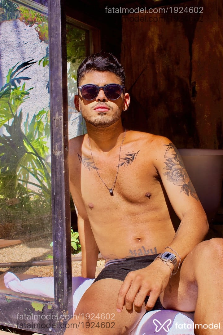 Acompanhante homem morena (o) de olhos castanhos - Junior Safra
