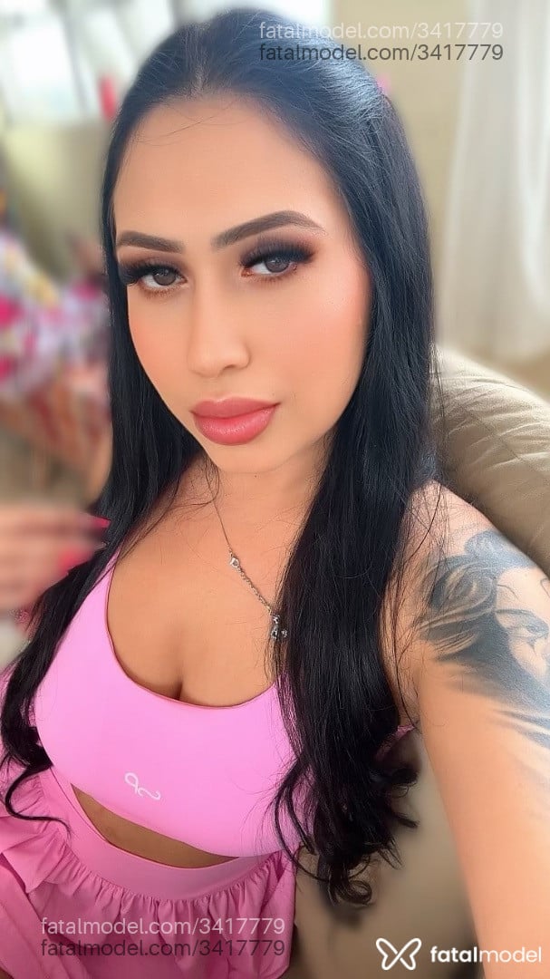Acompanhante mulher morena (o) de olhos castanhos - Cristal