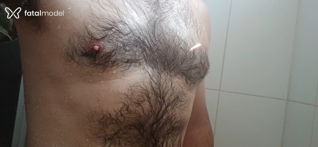 Acompanhante homem com cabelo castanho de olhos verdes - Mario