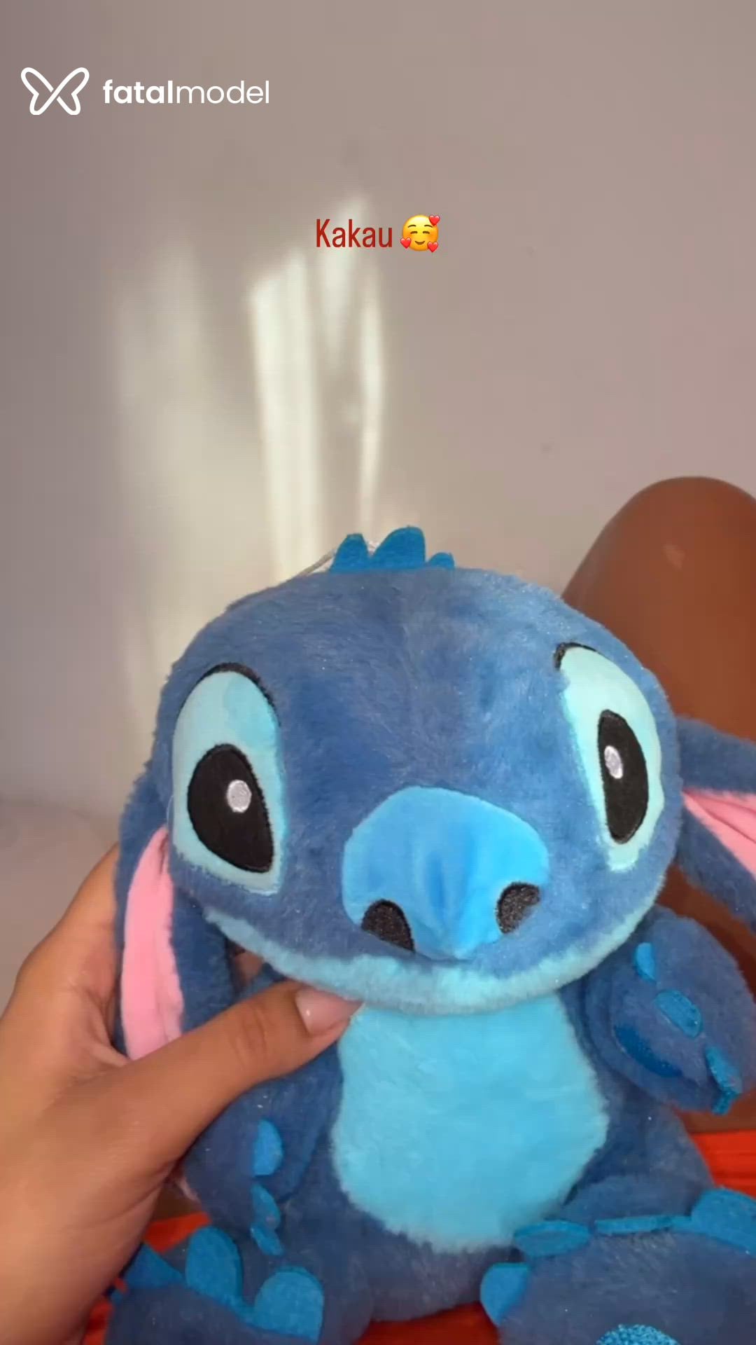 Acompanhante mulher com cabelo castanho de olhos castanhos - Cacau