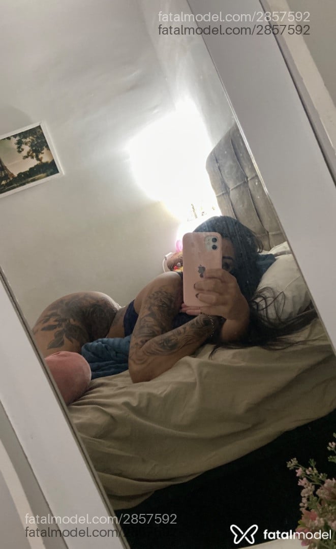 Acompanhante mulher trans morena (o) de olhos castanhos - Melissa Acompanhante mulher trans morena (o) de olhos castanhos - Melissa