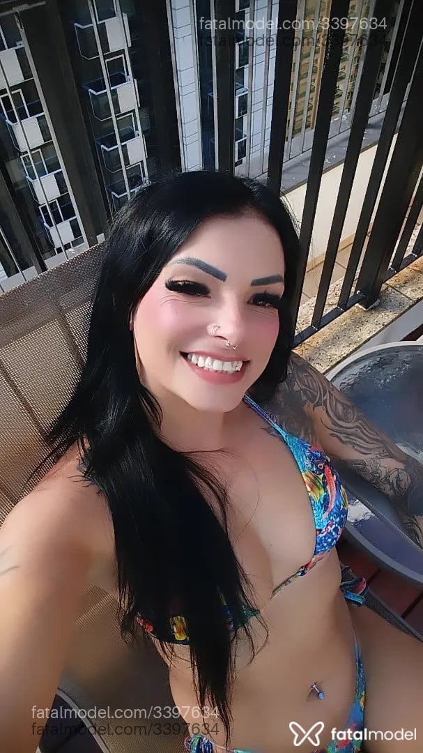 Acompanhante mulher morena (o) de olhos castanhos - Brenda