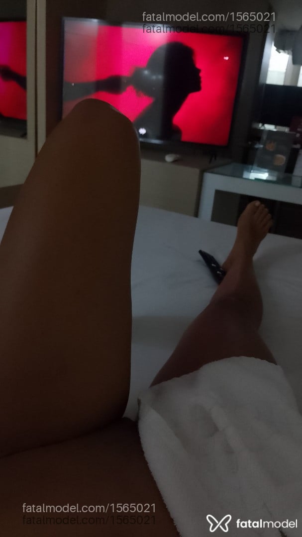 Acompanhante mulher morena (o) de olhos castanhos - Tainá