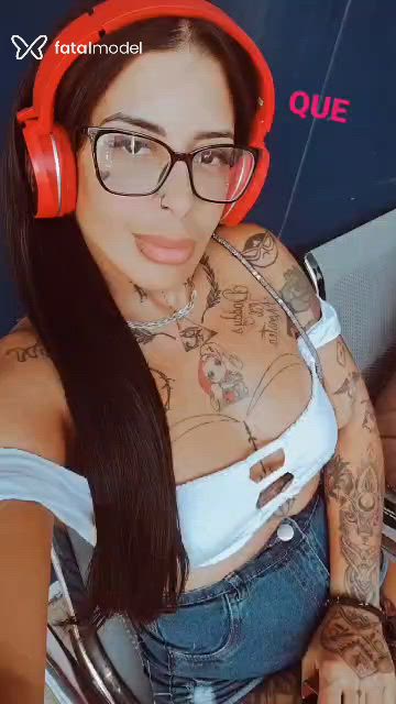 Acompanhante mulher com cabelo castanho de olhos castanhos - Luanna Acompanhante mulher com cabelo castanho de olhos castanhos - Luanna