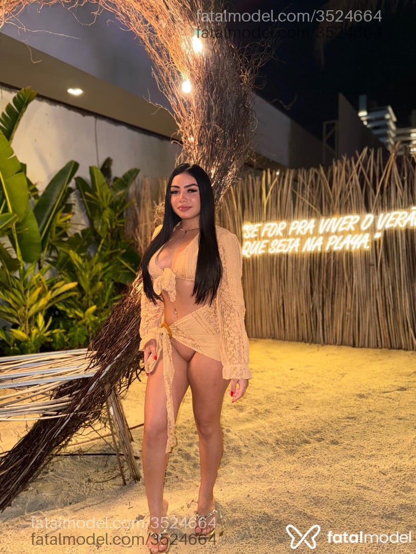 Acompanhante mulher morena (o) de olhos castanhos - Pérola