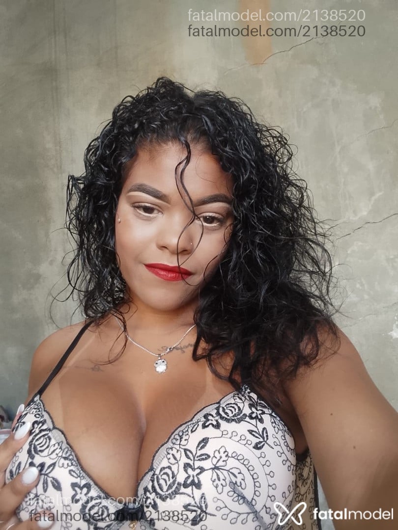 Acompanhante mulher morena (o) de olhos castanhos - Regiane Oliver