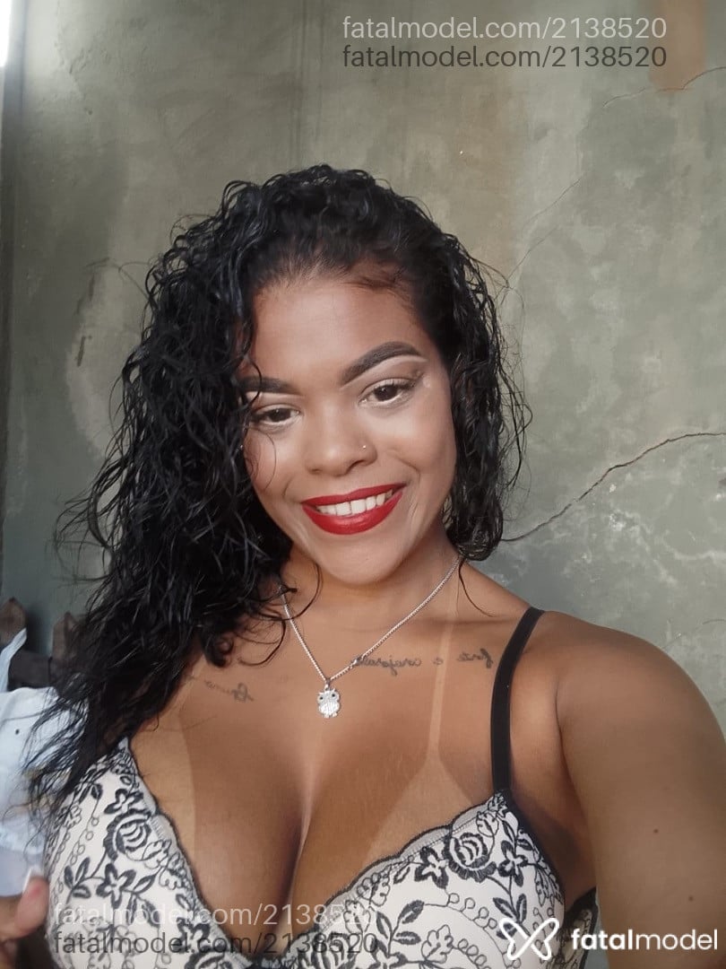 Acompanhante mulher morena (o) de olhos castanhos - Regiane Oliver