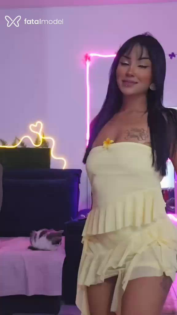Acompanhante mulher morena (o) de olhos pretos - Jade Lincon Acompanhante mulher morena (o) de olhos pretos - Jade Lincon
