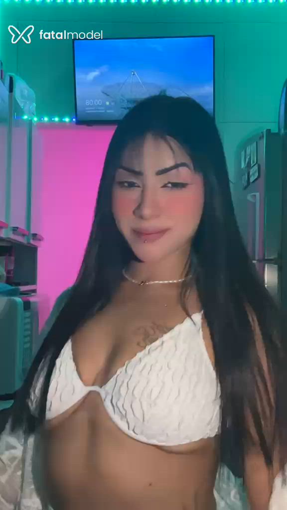 Acompanhante mulher morena (o) de olhos pretos - Jade Lincon Acompanhante mulher morena (o) de olhos pretos - Jade Lincon