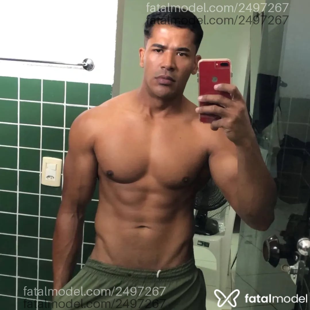 Acompanhante homem com cabelo castanho de olhos castanhos - Gabriel