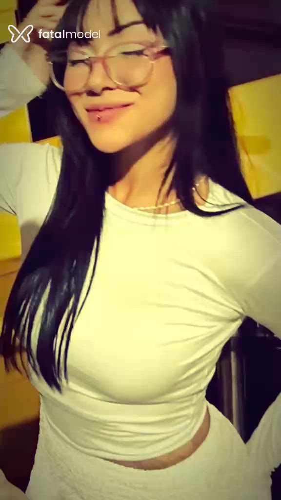 Acompanhante mulher morena (o) de olhos pretos - Jade Lincon Acompanhante mulher morena (o) de olhos pretos - Jade Lincon