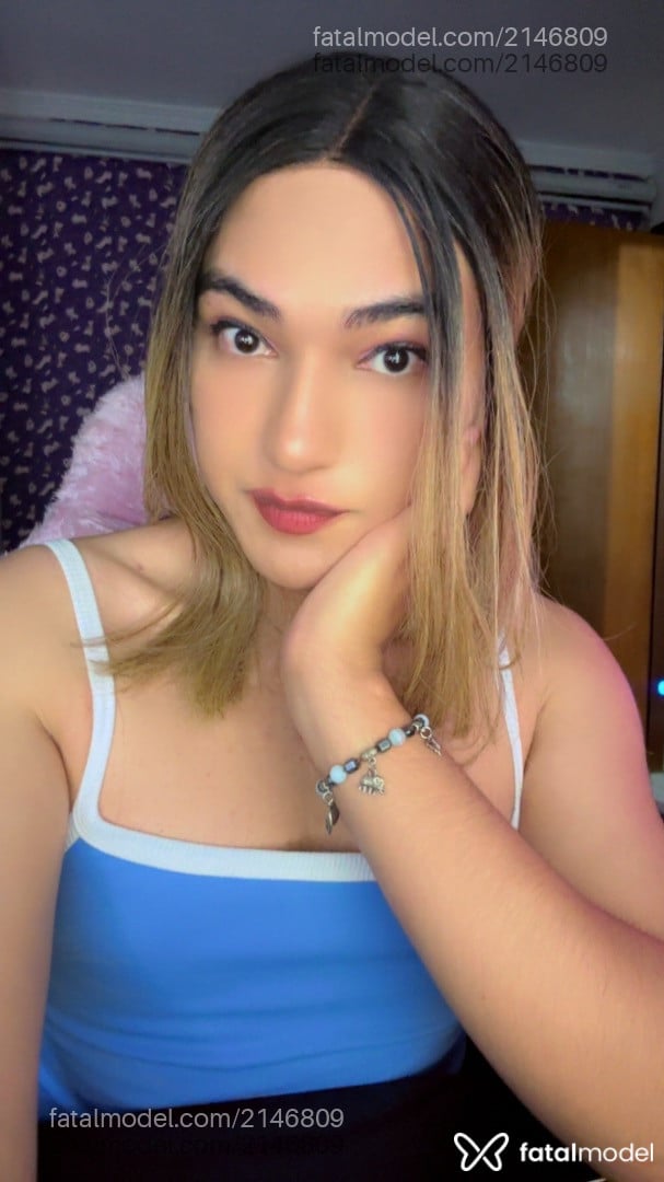 Acompanhante mulher trans loira (o) de olhos castanhos - Carol Cdzinhaa