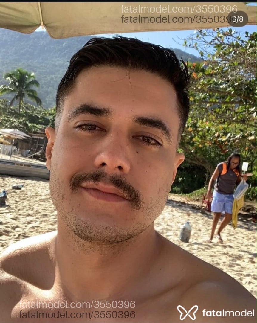 Acompanhante homem morena (o) de olhos castanhos - Lucas
