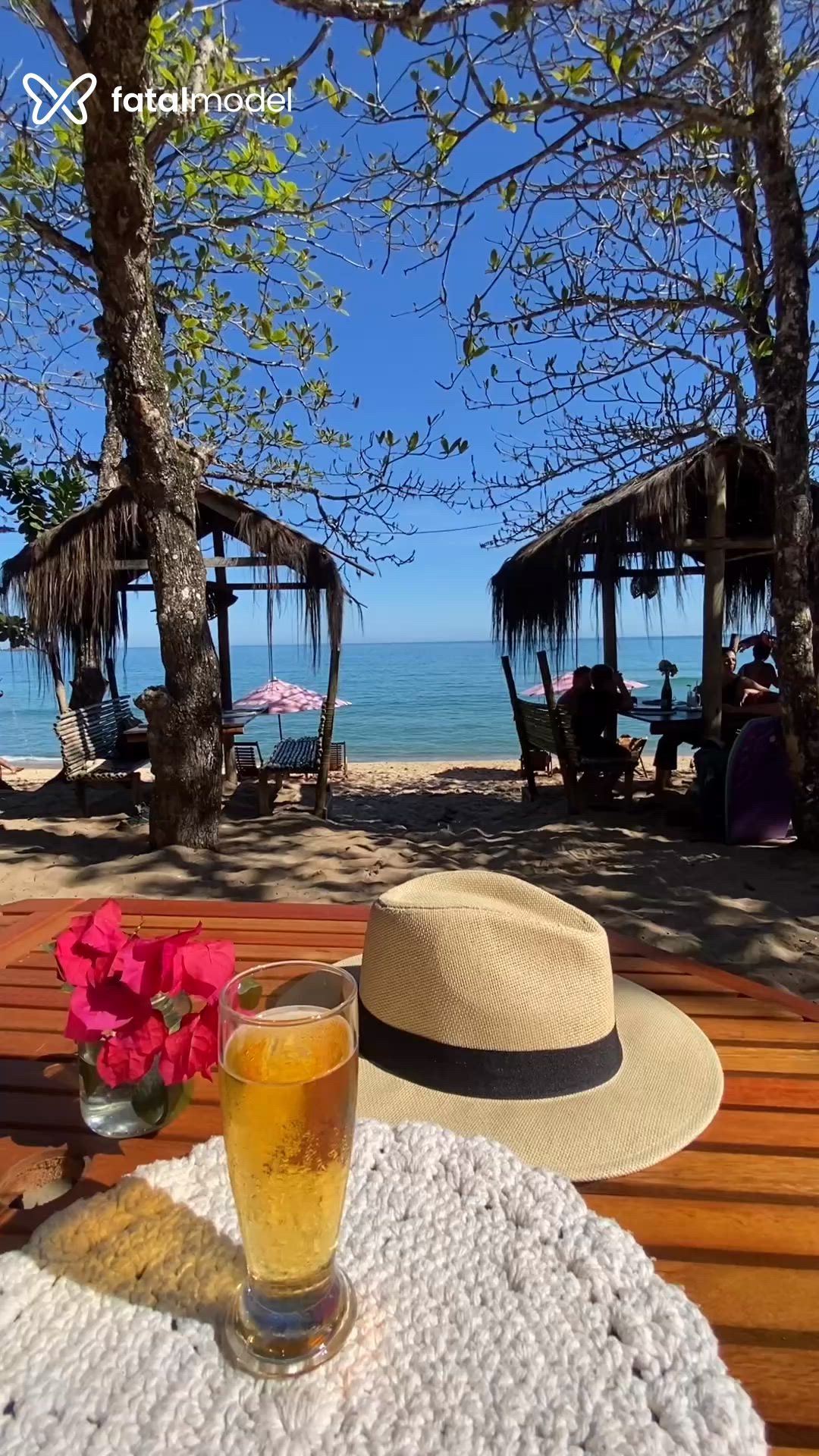 Acompanhante mulher morena (o) de olhos castanhos - Bárbara Paraty