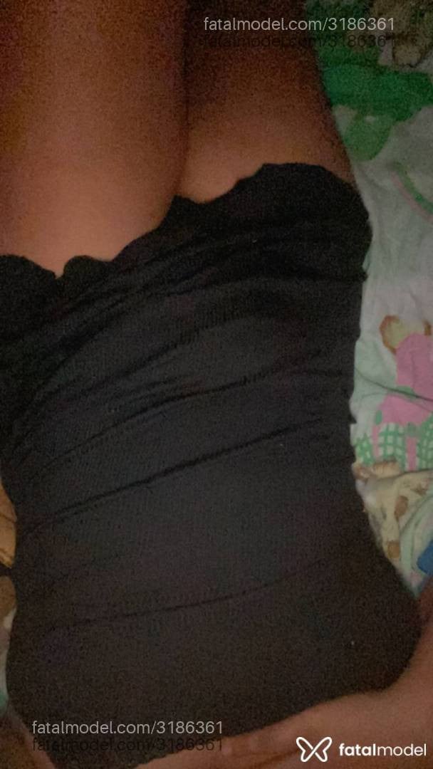 Acompanhante mulher morena (o) de olhos pretos - Caroline