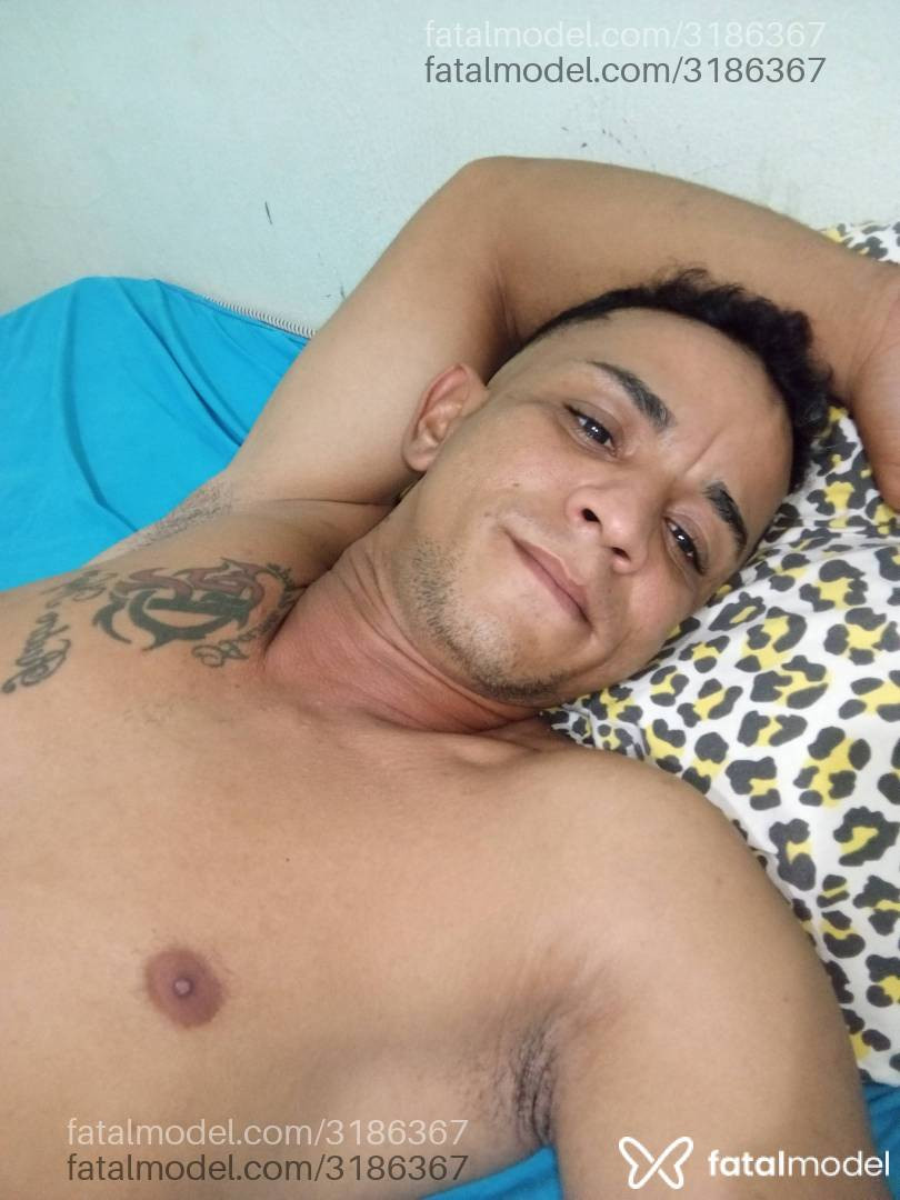 Acompanhante homem com cabelo castanho de olhos pretos em Virtual - Fodase