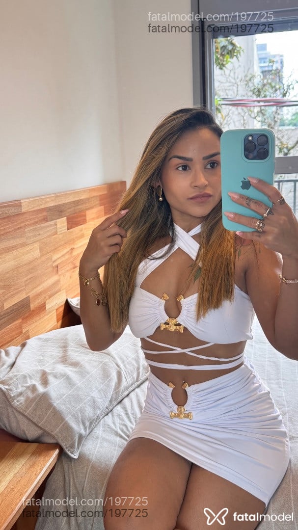Acompanhante mulher morena (o) de olhos pretos - Manuzinha