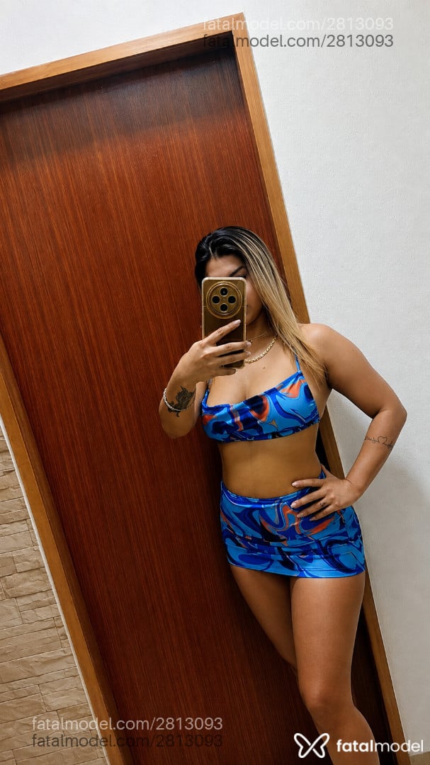 Acompanhante mulher loira (o) de olhos castanhos - Stefanny