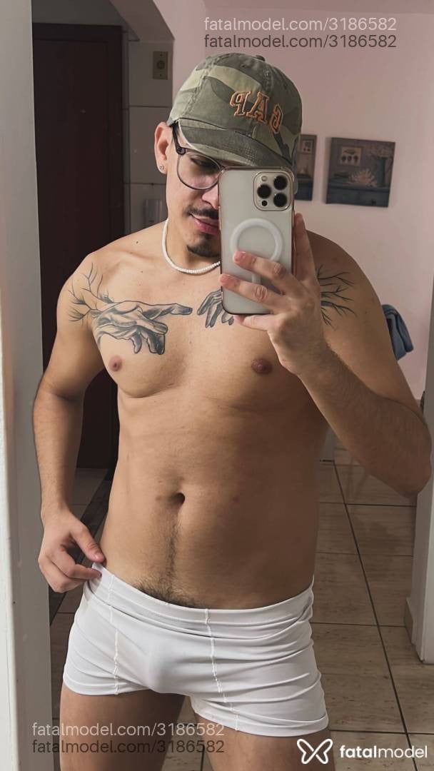 Acompanhante homem com cabelo castanho de olhos pretos em Curitiba - Serafim