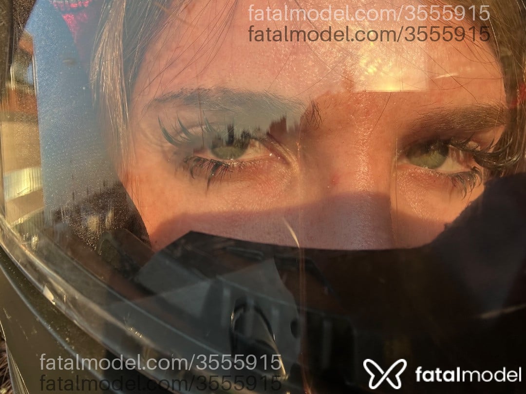 Acompanhante mulher trans loira (o) de olhos verdes - Bloom