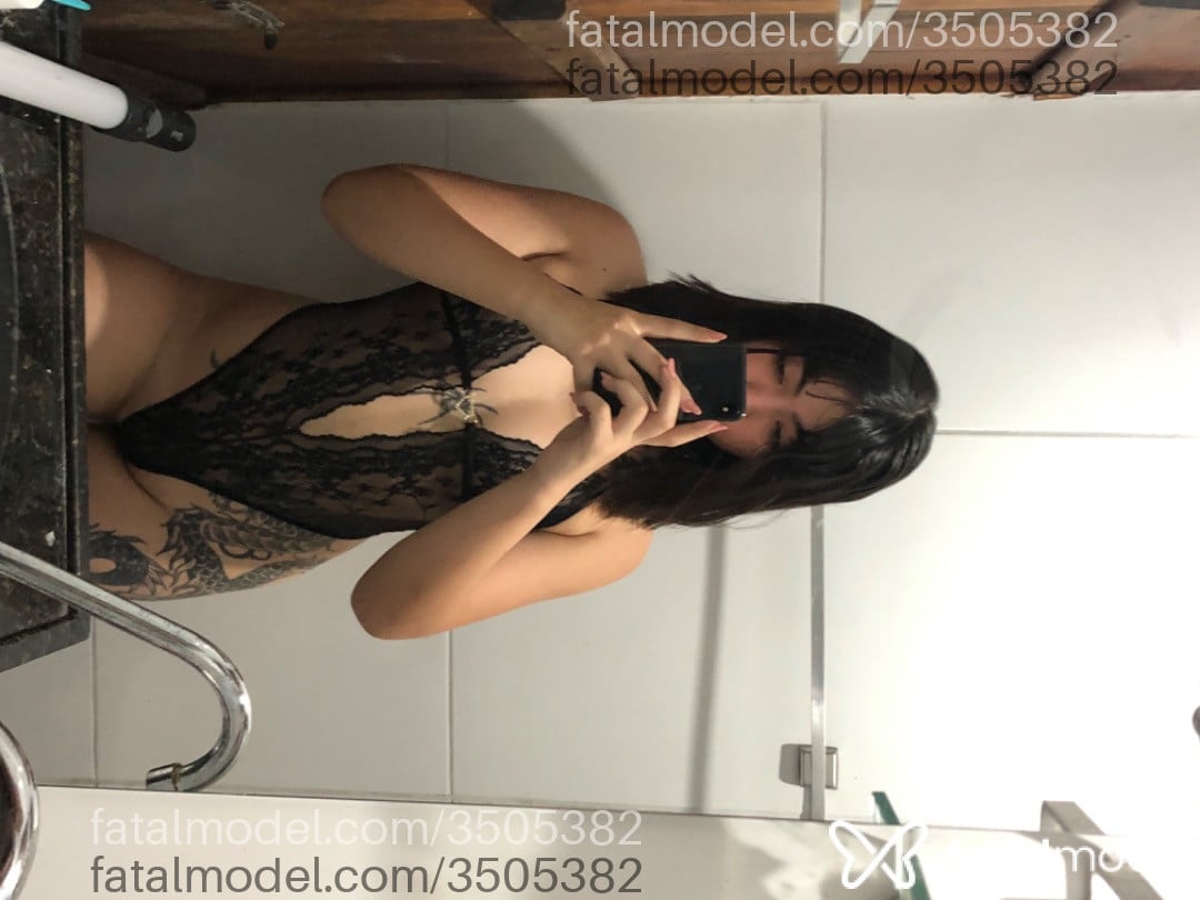 Acompanhante mulher morena (o) de olhos castanhos - Ellen