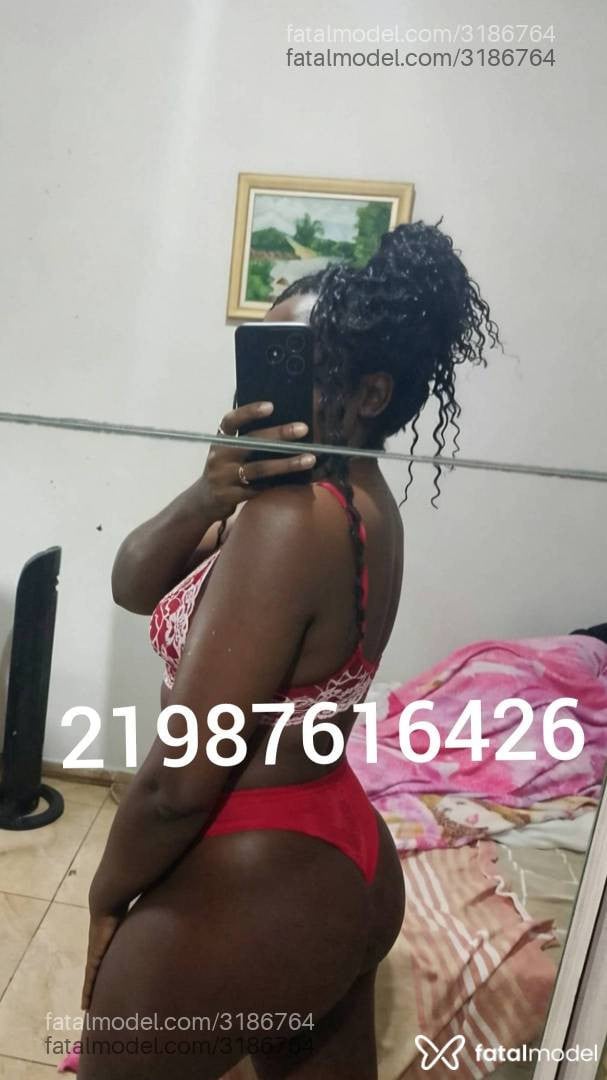Acompanhante mulher com cabelo castanho de olhos castanhos em Volta Redonda - Natacha