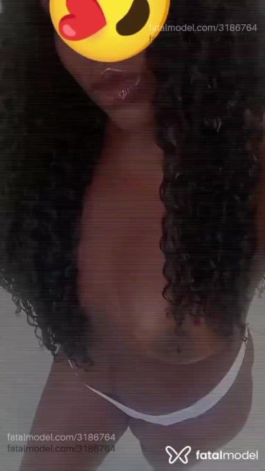 Acompanhante mulher com cabelo castanho de olhos castanhos em Angra dos Reis - Melissa