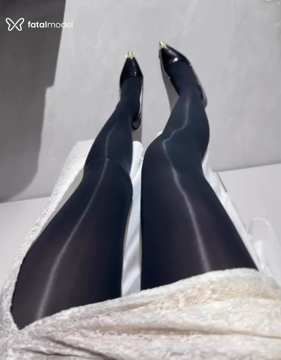 Acompanhante mulher morena (o) de olhos pretos - Mimi