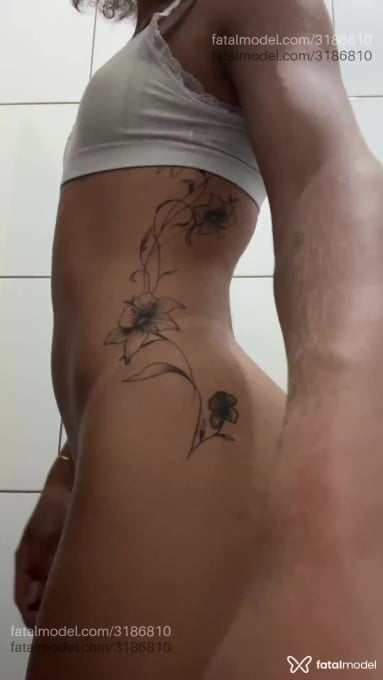 Acompanhante mulher trans com cabelo castanho de olhos pretos em Virtual - Isadorinha