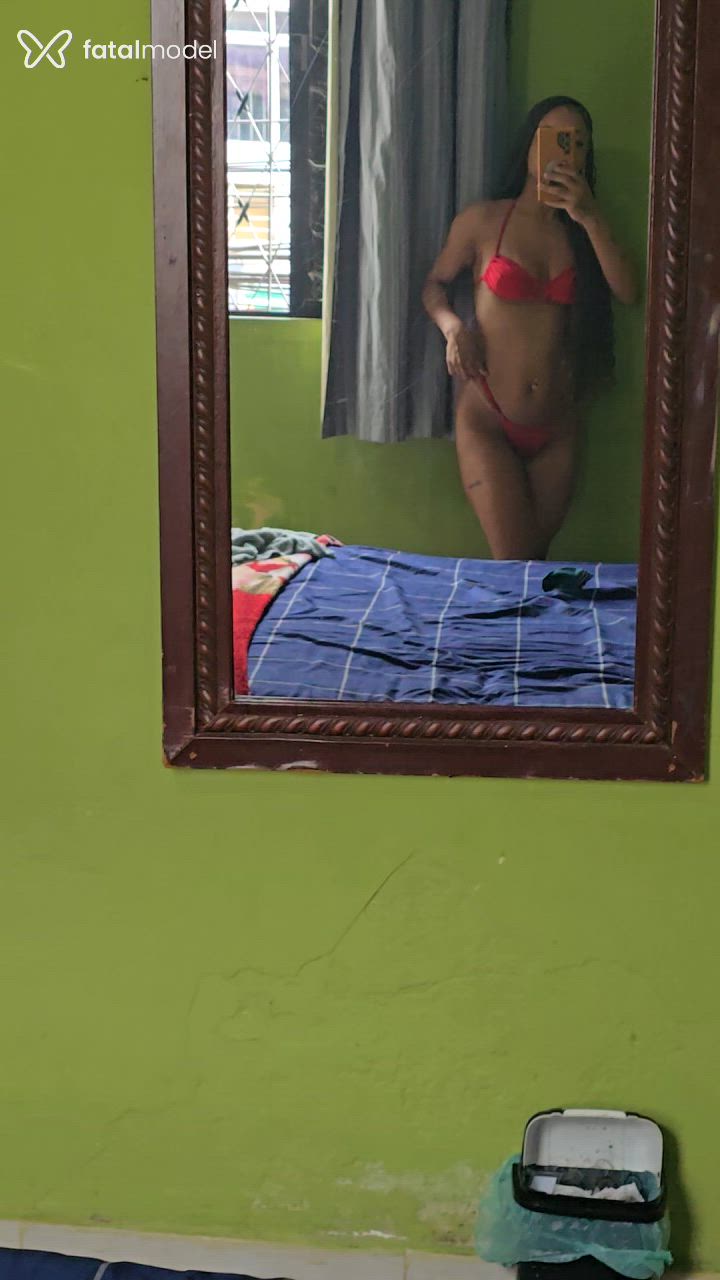 Acompanhante mulher com cabelo castanho de olhos castanhos - Louise Queiroz