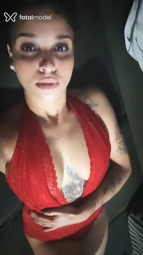 Acompanhante mulher com cabelo castanho de olhos castanhos - Clara Miranda