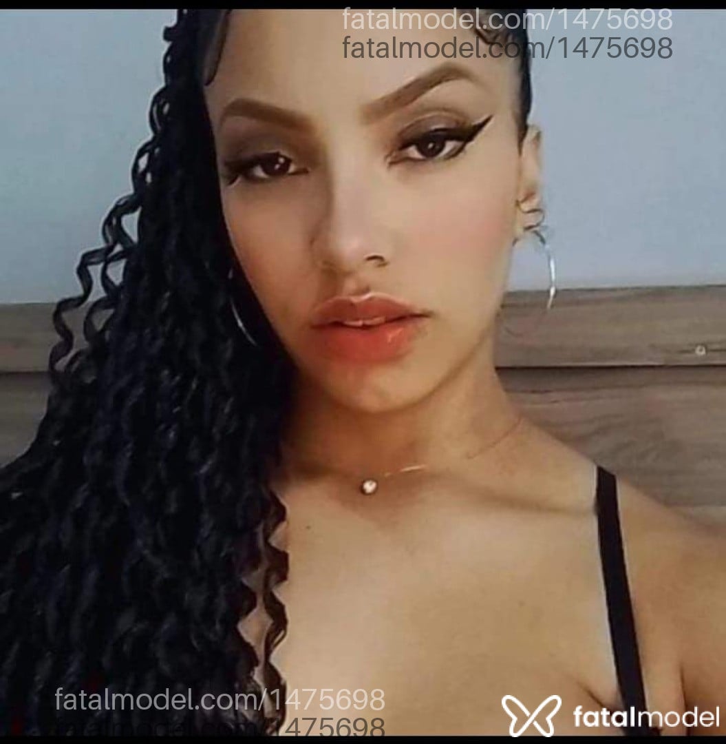 Acompanhante mulher com cabelo castanho de olhos pretos - Antonella Fiore