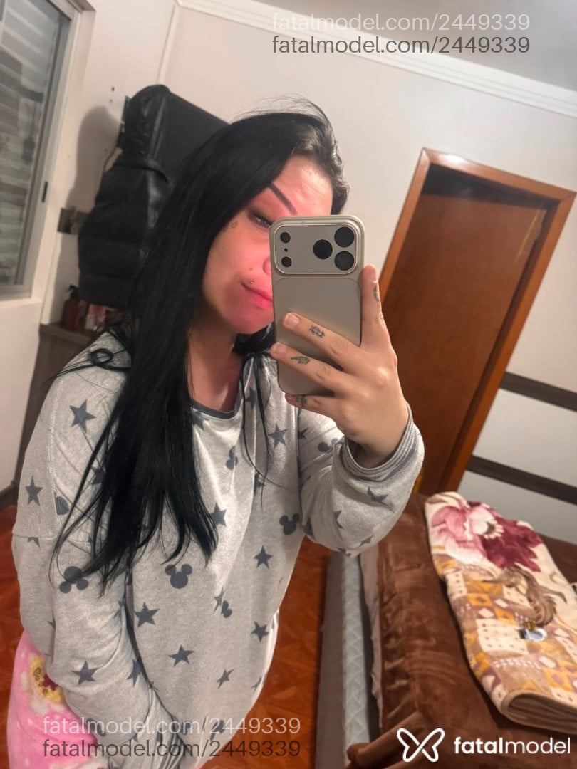 Acompanhante mulher morena (o) de olhos verdes - Julia